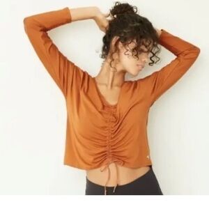 JoyLab Women's Long Sleeve Cinch Front Top size medium